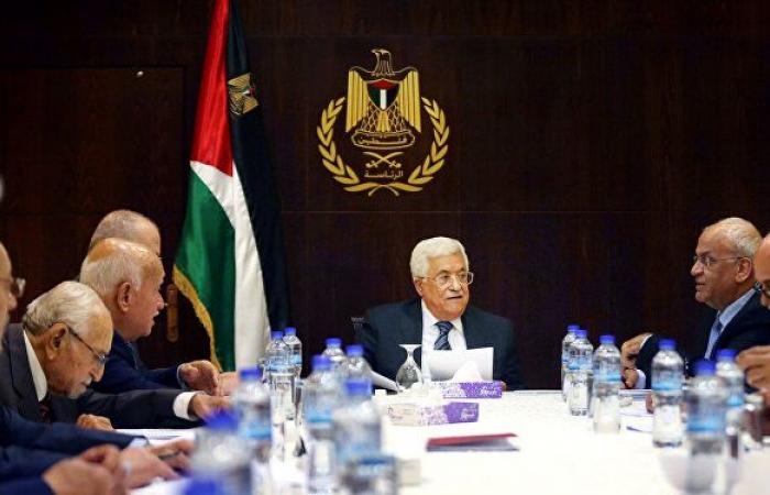 عباس يهاجم دولا عربية ثم يتفاجأ بأن كلمته مذاعة على الهواء