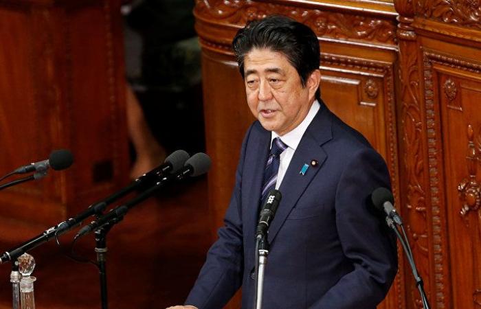 رئيس وزراء اليابان يبلغ وزير الخارجية الإيراني بقلقه إزاء التوتر المتزايد في الشرق الأوسط