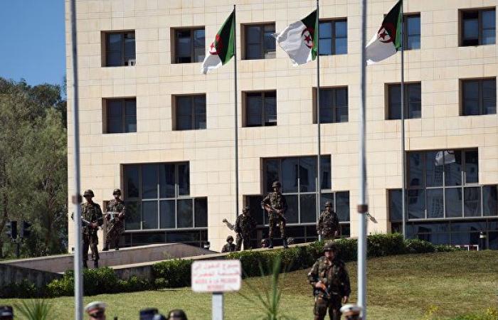 المغرب يناشد الحكام الجدد للجزائر فتح الحدود في أول تعليق بعد استقالة بوتفليقة