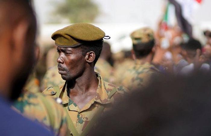 نائب رئيس المجلس العسكري السوداني يهدد "جهات تدبر وتخطط لإحداث فوضى"