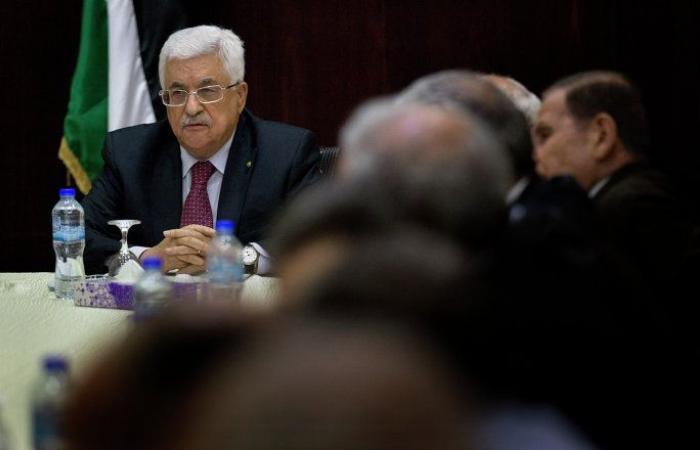 مسؤول فلسطيني يكشف دعوة عباس إلى الزعماء العرب في قمتي مكة