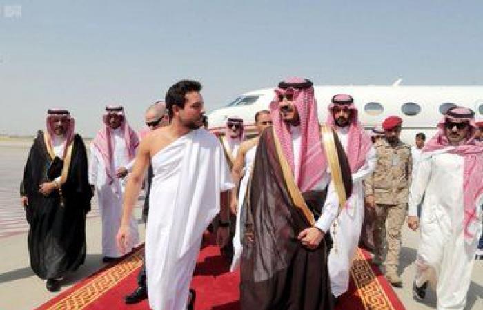 بالصور :  الأمير حسين في السعودية لتأدية العمرة