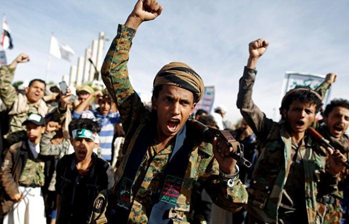"أنصار الله" تعلن استهداف حفل لقوات التحالف العربي والجيش اليمني في عدن بطائرة مفخخة