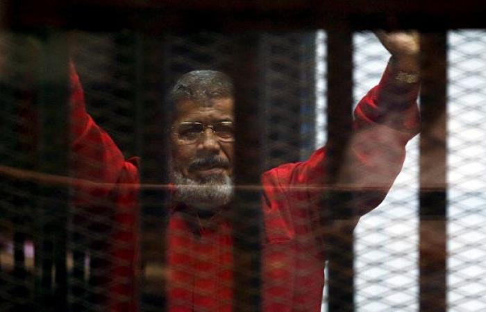 زوجة مرسي تكشف اللحظات الأخيرة قبل دفنه