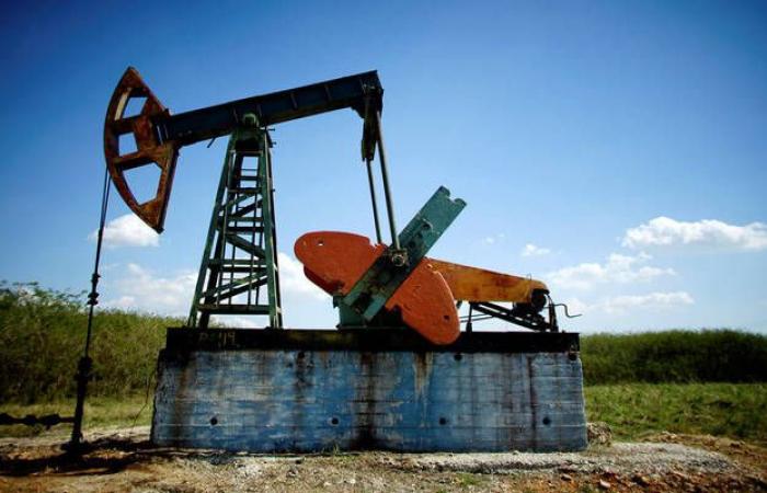 ارتفاع أسعار النفط قبيل بيانات المخزونات الأمريكية