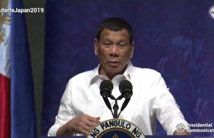 مفاجأة .. رئيس الفلبين: كنت مثلياً قبل أن أُشفى على يد النساء الجميلات