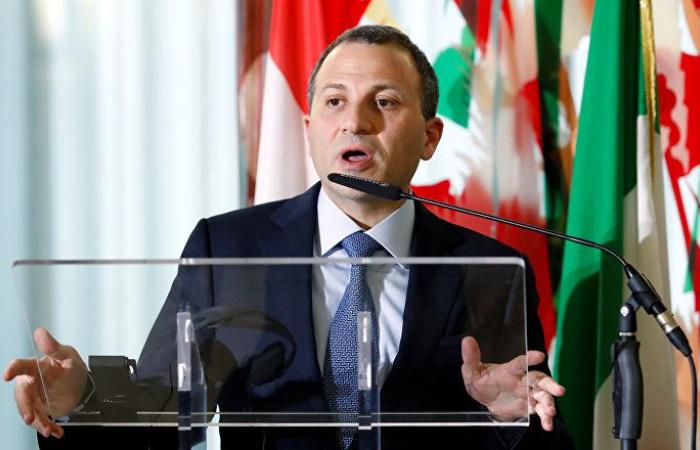 وزير الخارجية اللبناني يواجه انتقادات لاذعة خلال جولة داخلية