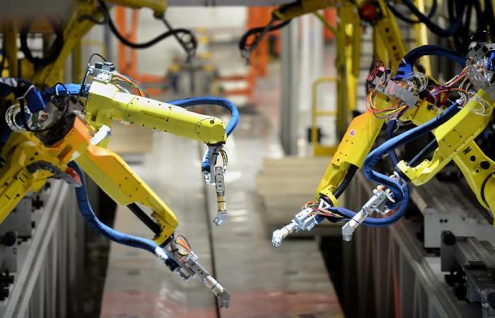 الروبوتات تهيمن على وظائف المصانع بحلول عام 2030