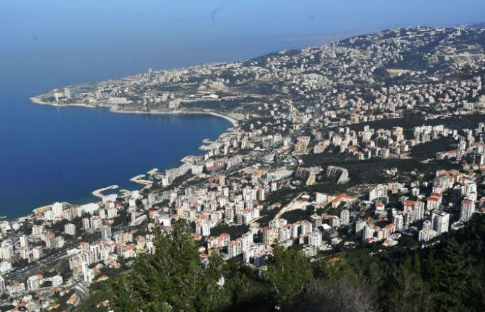 ثلاثة جرحى بإطلاق نار على موكب وزير شؤون النازحين اللبناني في جبل لبنان