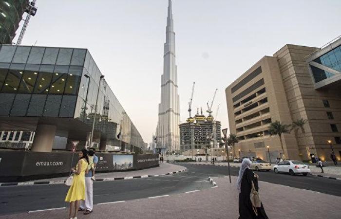 وكالة: الإمارات تمتح امتيازا "غير مسبوق" للأجانب