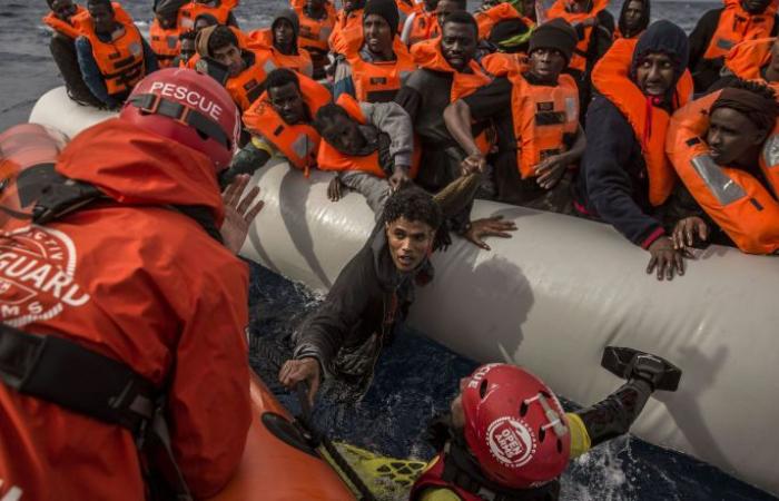 مرشحة لرئاسة المفوضية الأوروبية تعد بتوفير "ممرات إنسانية" للاجئين إلى أوروبا