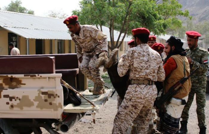 قوات عسكرية سعودية تتحرك لأول مرة إلى خارج قصر المعاشيق بعد الاشتباكات