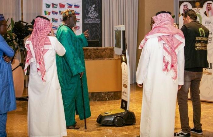 بالصور..السعودية تطلق "روبوت آلي" لتقديم خدمة الإفتاء للحجاج