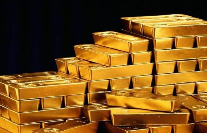 محدث.. الذهب يتراجع عند التسوية مع مكاسب العملة والأسهم الأمريكية