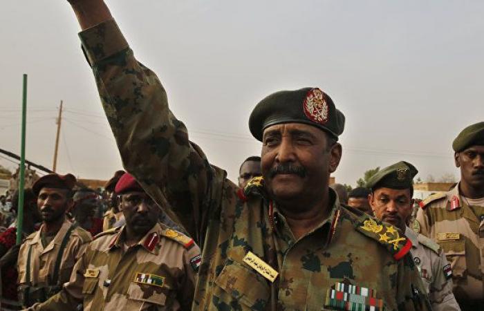 البرهان يؤدي القسم رئيسا للمجلس السيادي السوداني غدا