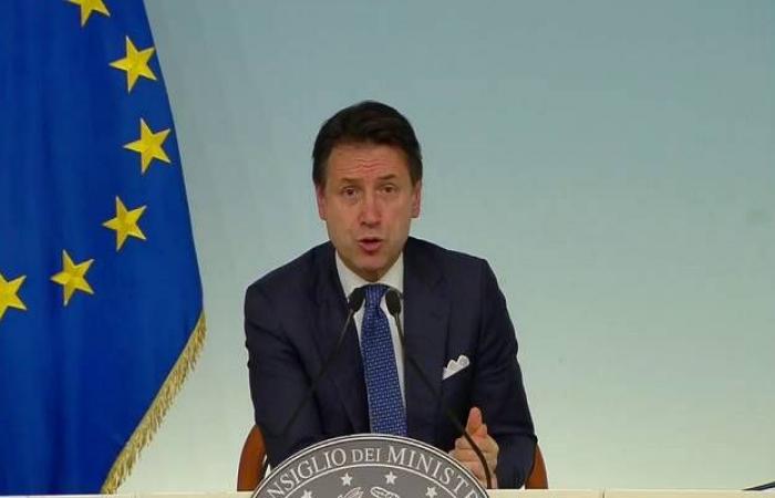 رئيس وزراء إيطاليا يعلن الاستقالة من منصبه