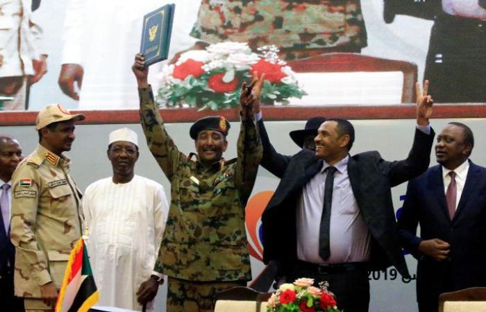 أعضاء مجلس السيادة في السودان يؤدون اليمين