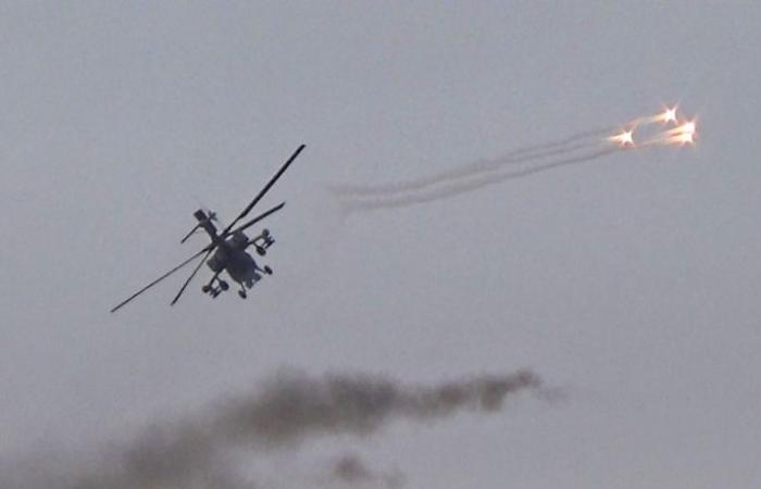 بالفيديو... المروحيات الهجومية الروسية تدمر تحصينات المسلحين الصينيين شمال اللاذقية