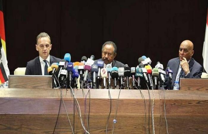 رئيس الحكومة: تفاهمات لرفع اسم السودان من قائمة الإرهاب