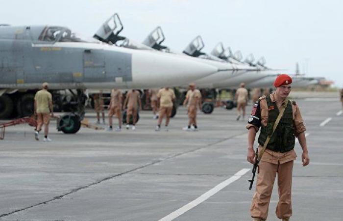 الدفاع الروسية: تدمير طائرتين مسيرتين للإرهابيين بالقرب من قاعدة حميميم في سوريا