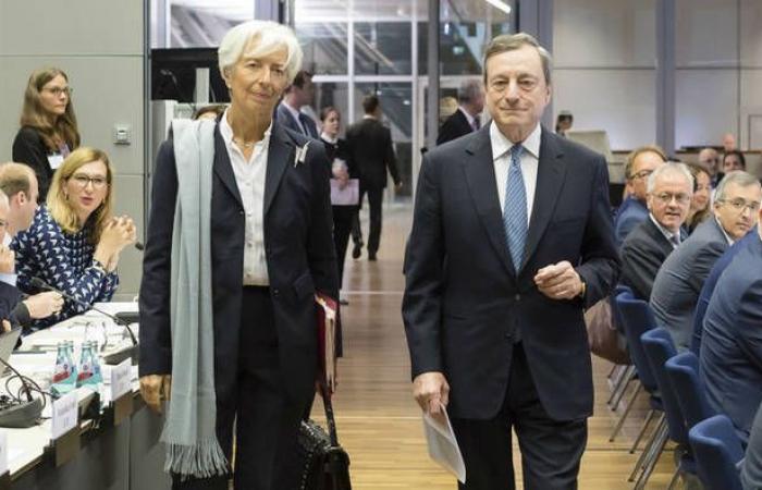 قبيل القرار المنتظر.. أوروبا تترقب خطوات البنك المركزي لإنعاش الاقتصاد