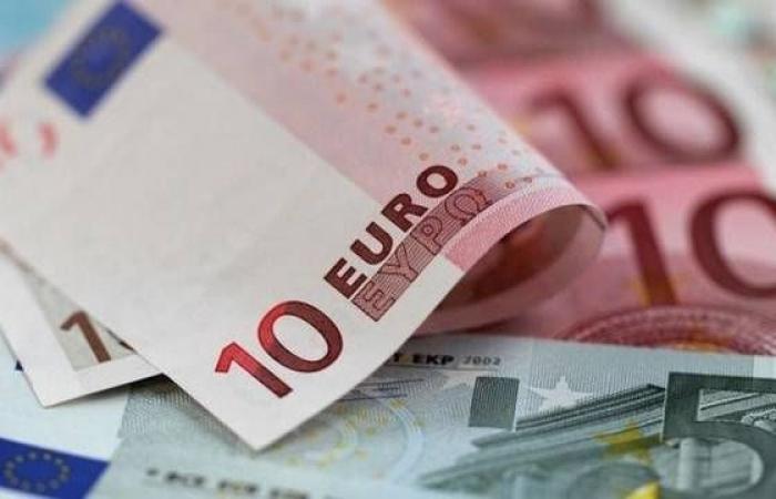 محدث.. اليورو يعاود الصعود أعلى 1.10 دولار بعد تصريحات دراجي