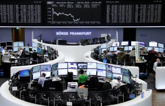 انخفاض الأسهم الأوروبية بالمستهل قبيل إعلان بيانات اقتصادية