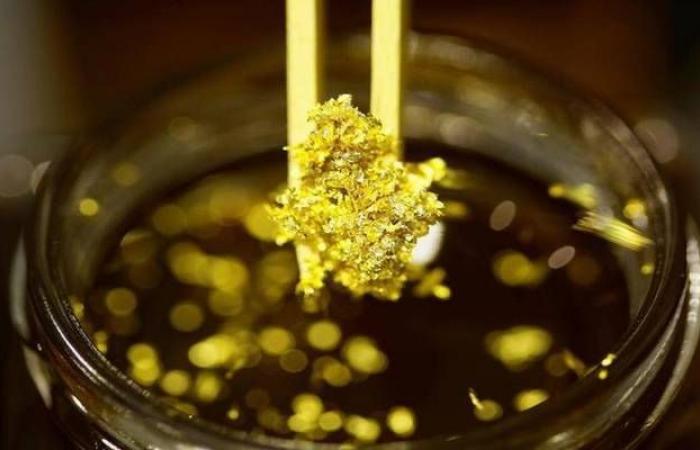 محدث.. الذهب يقلص خسائره عالمياً بعد بيانات اقتصادية