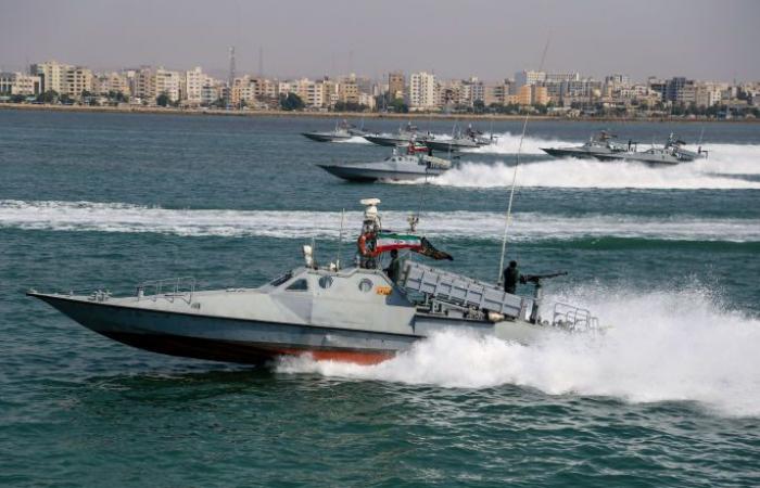 الجيش الإيراني يعلن "التعبئة البحرية" تحسبا للحرب ويوجه "دعوة عسكرية" إلى قطر