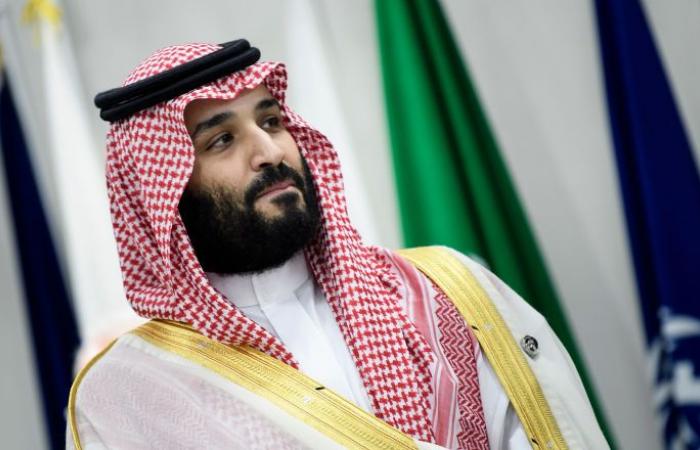 بأمر العاهل السعودي... محمد بن سلمان يقلد مسؤول روسي رفيع وشاح الملك عبدالعزيز (فيديو)