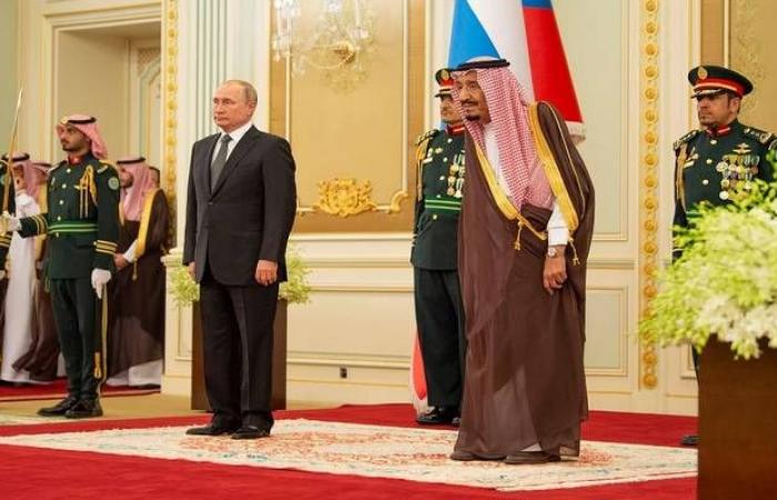الملك سلمان يشهد توقيع 20 اتفاقية مع روسيا بحضور بوتين