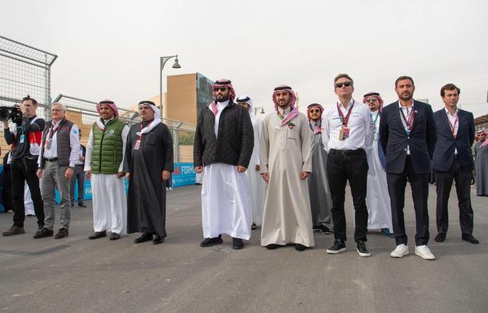 صور.. ولي العهد السعودي يشهد انطلاق "فورمولا إي" الدرعية للسيارات