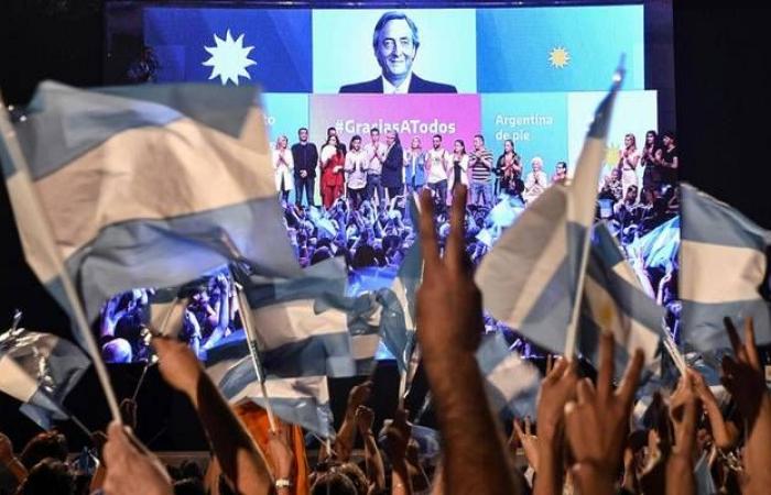 رئيس الأرجنتين الجديد يواجه "مهمة شبه مستحيلة" لإنقاذ الاقتصاد
