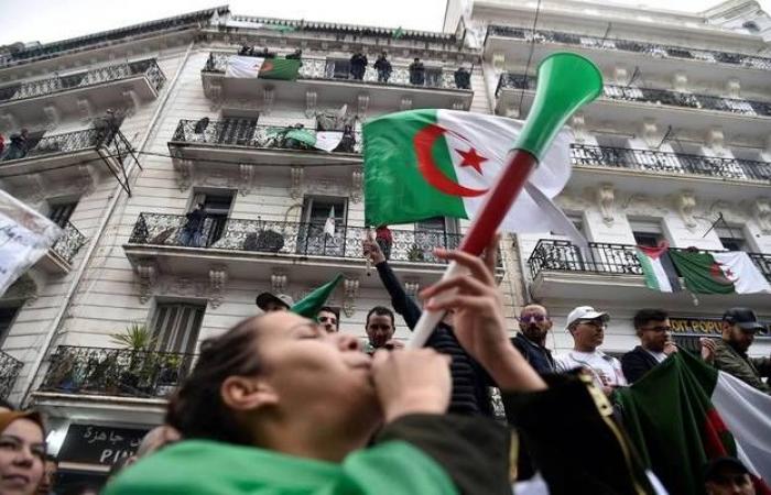 الانتخابات الرئاسية في الجزائر تنطلق..ونسبة المشاركة تقارب الـ8% حتى الآن
