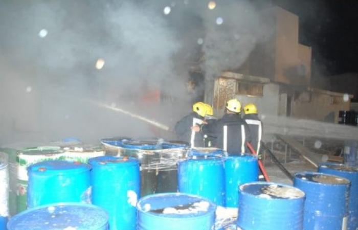 إخماد حريق كرافان تابع لأحد المصانع في اربد- صور