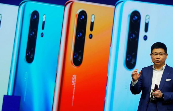 مسؤول في هواوي يكشف عن مبيعات الهواتف في 2019