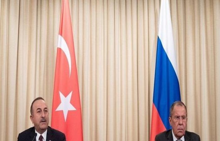 وزير خارجية تركيا يبلغ نظيره الروسي بأن الهجمات في إدلب بسوريا يجب أن تتوقف على الفور