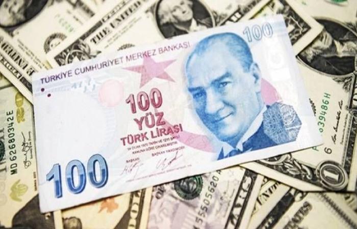 الليرة التركية تتراجع 1% مع مخاوف "كورونا" والأزمة السورية
