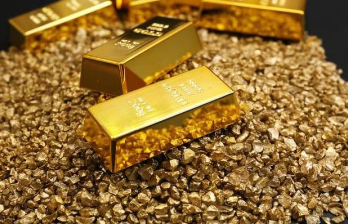 سعر الذهب يتراجع 23 دولاراً مع ترقب بيانات اقتصادية