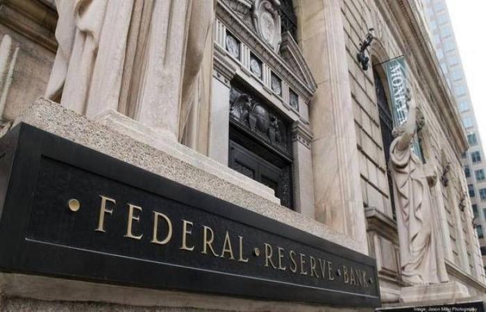 عضو بالفيدرالي: البنك تصرف بسرعة لمواجهة تدهور الأسواق المالية