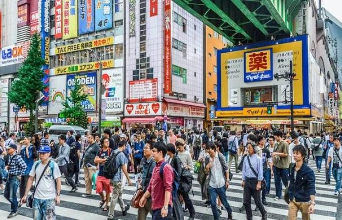 اليابان تعلن حالة الطوارئ وتدعو المواطنين لعدم التكالب على الغذاء