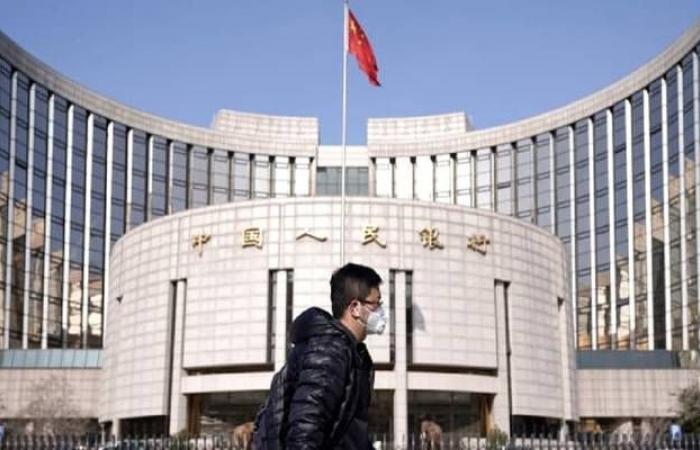 الصين تخفض الفائدة على الاحتياطيات الفائضة لأول مرة بـ12 عاماً