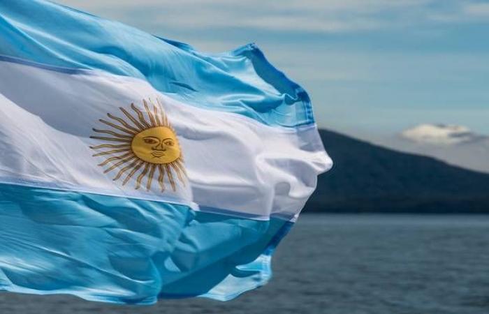 "ستاندرد آند بورز" تخفض التصنيف الائتماني للأرجنتين لـ"تعثر انتقائي"