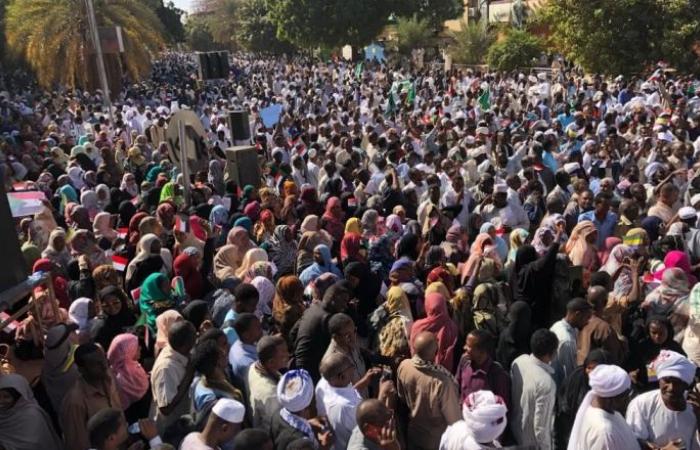 إلى أين وصل السودان بعد عام من إسقاط البشير؟