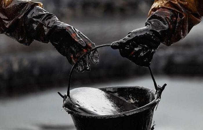 النفط يرتفع 6% قبيل اجتماع أوبك والحلفاء