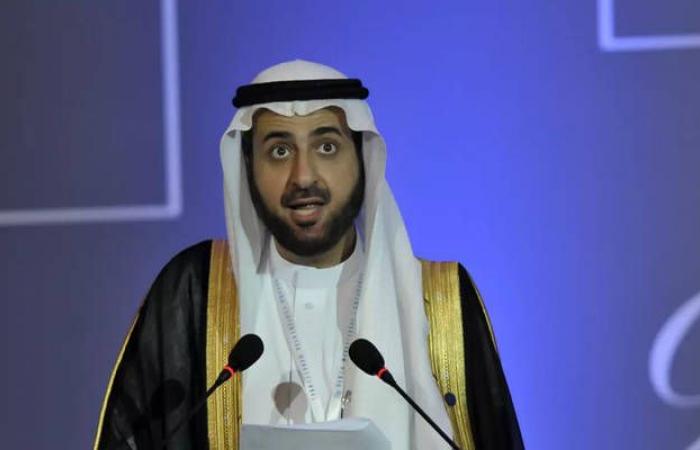 وزير الصحة السعودي يوضح حيثيات قرار رفع منع التجول جزئياً