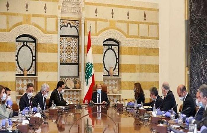لبنان على عتبة “انقلاب” بعد ارتفاع نبرة الجنرالات
