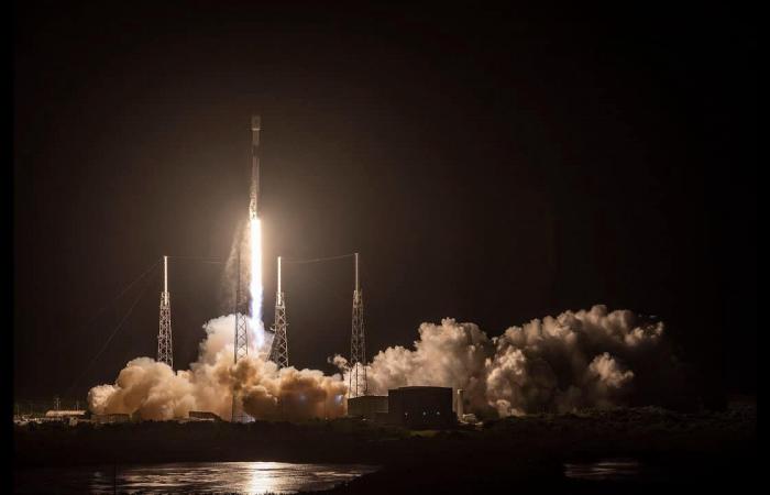 SpaceX تطلق أحدث مجموعة من الأقمار الصناعية للإنترنت