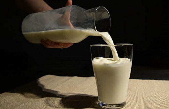 لهذا السبب يجب على كبار السن تجنب شرب الحليب ومشتقاته