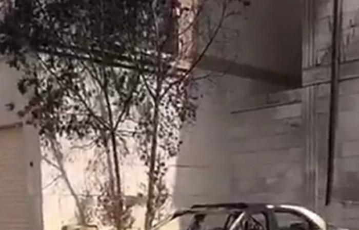 القبض على مواطن أشعل النار بعدد من المركبات بأحد أحياء مكة وإحالته وموثق الواقعة للنيابة